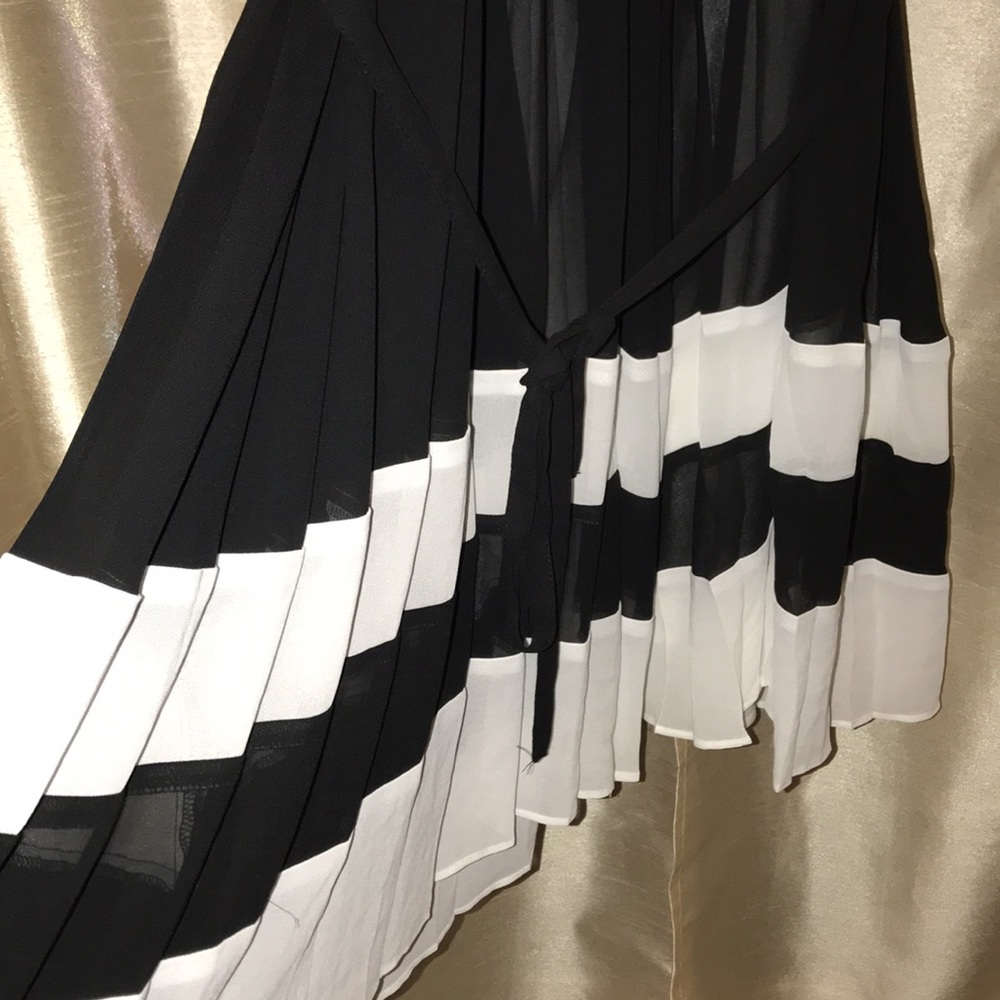 Dress - Picture 2 of 7